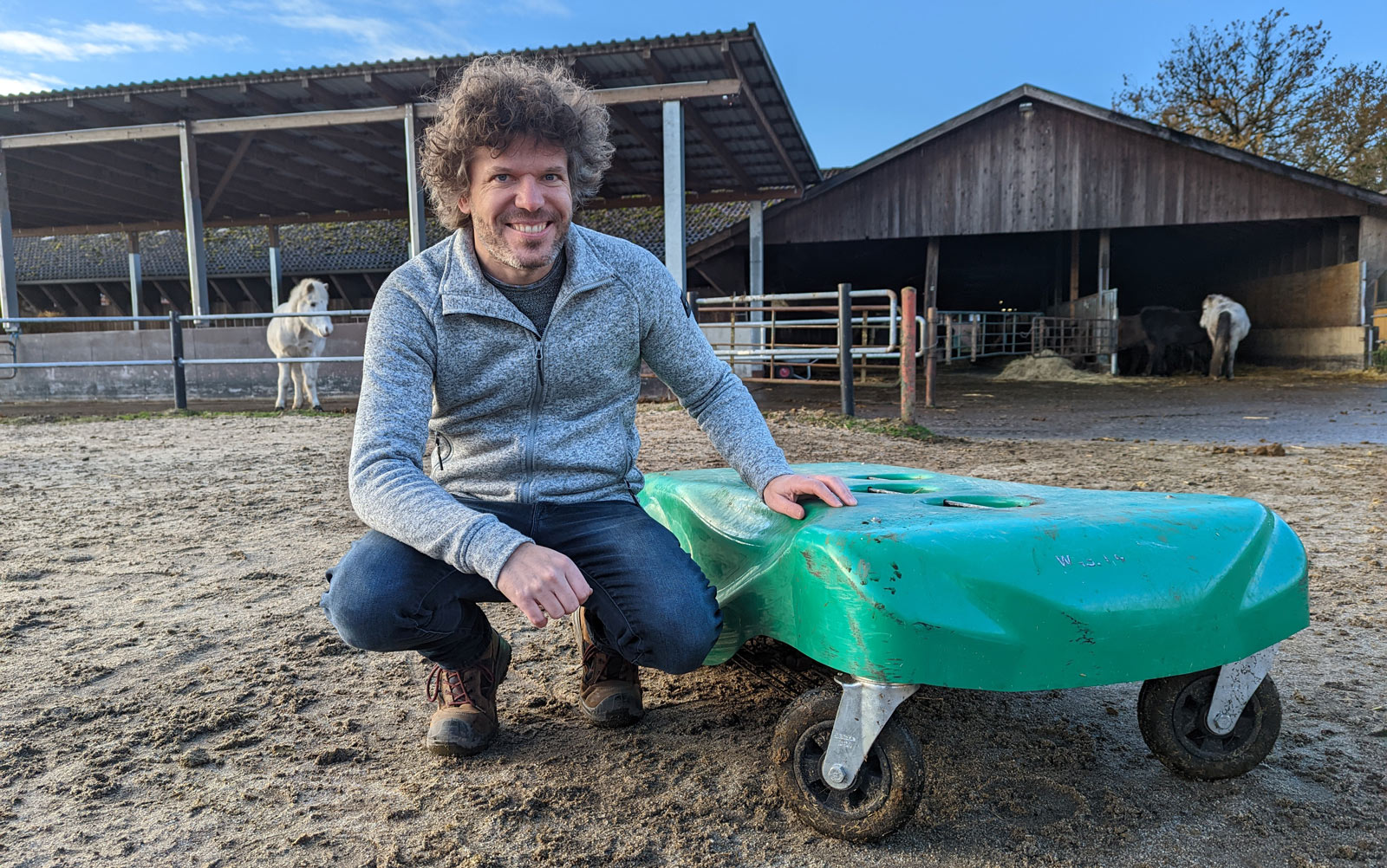 Misten von Zauberhand? Rodja Tappes Mistroboter machts möglich