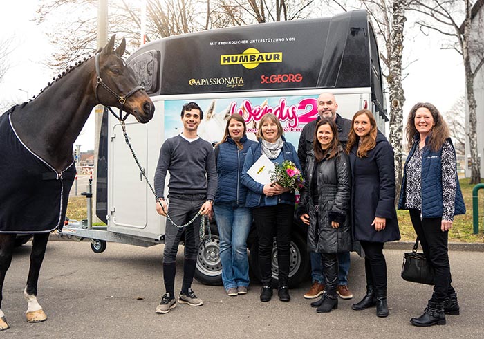 Pferdeklappe aus Schleswig-Holstein gewinnt HUMBAUR Pferdhänger